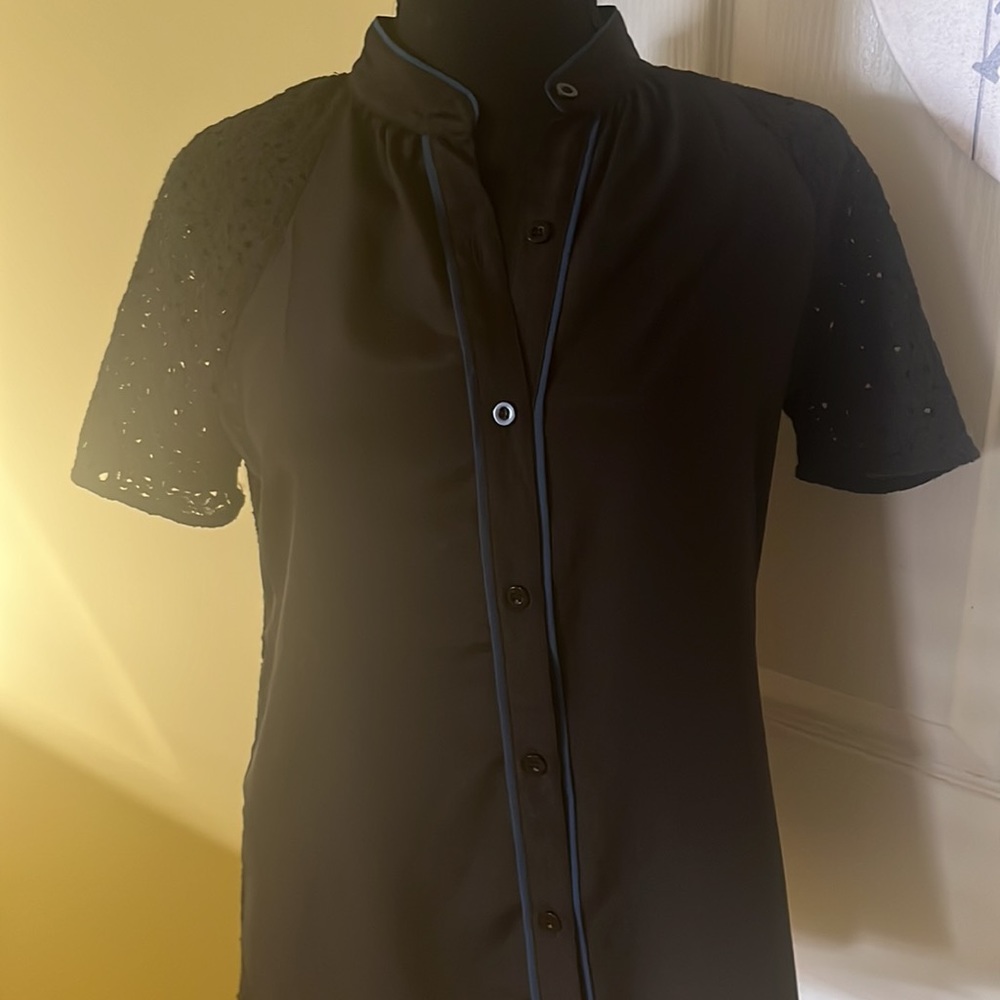 BCBG Paris blouse with lace sleeves and back in XS